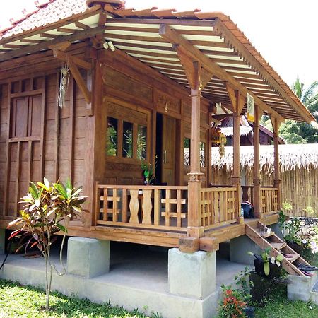 Uma Nirmala Aling-Aling Hotell Singaraja Rum bild