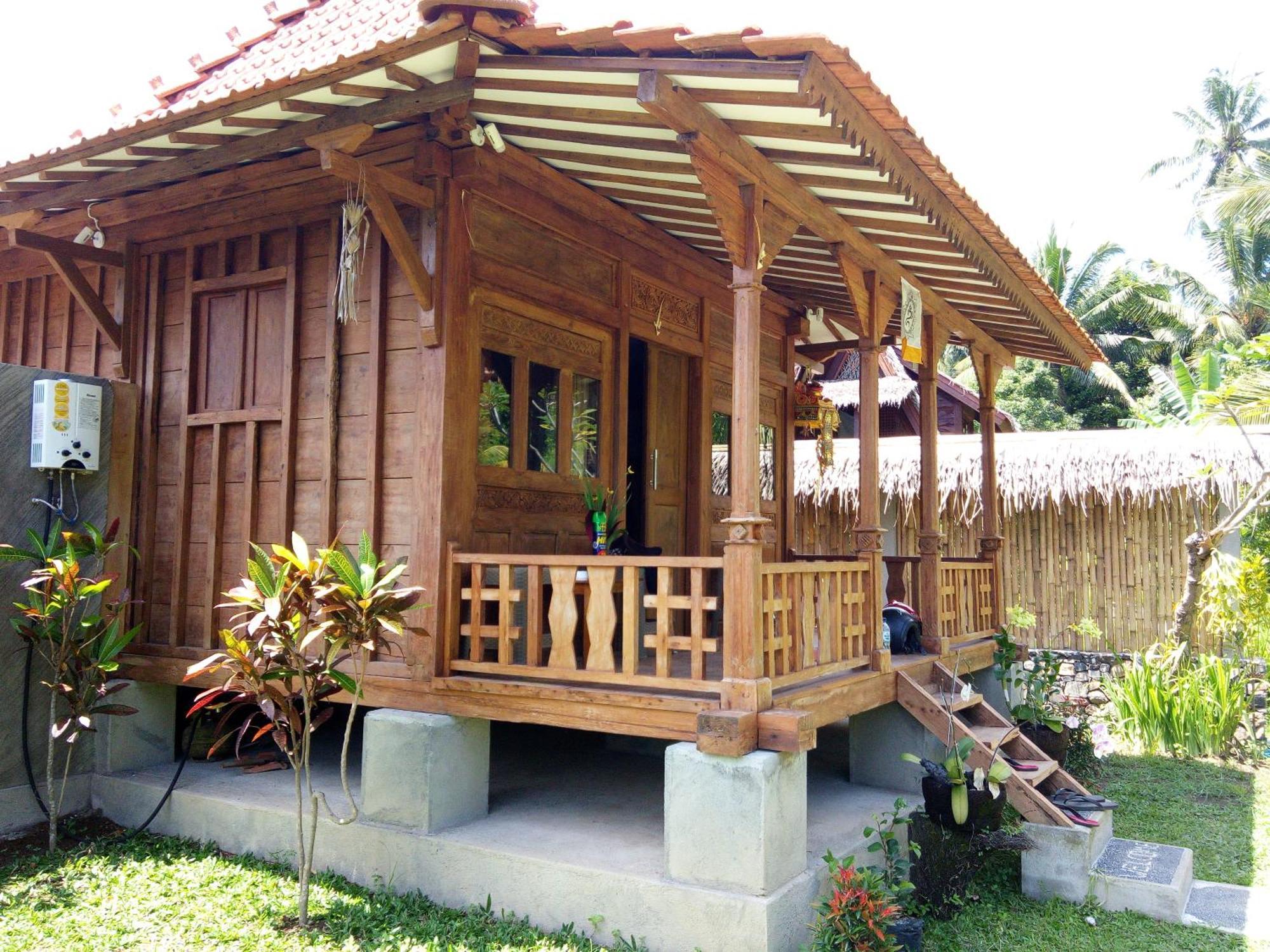 Uma Nirmala Aling-Aling Hotell Singaraja Rum bild