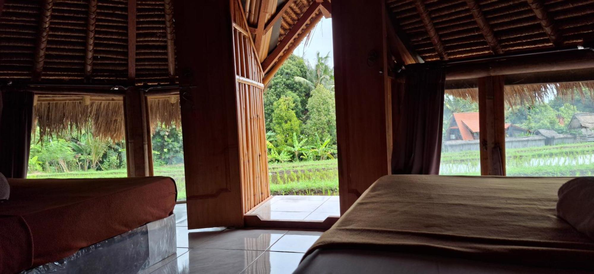 Uma Nirmala Aling-Aling Hotell Singaraja Exteriör bild