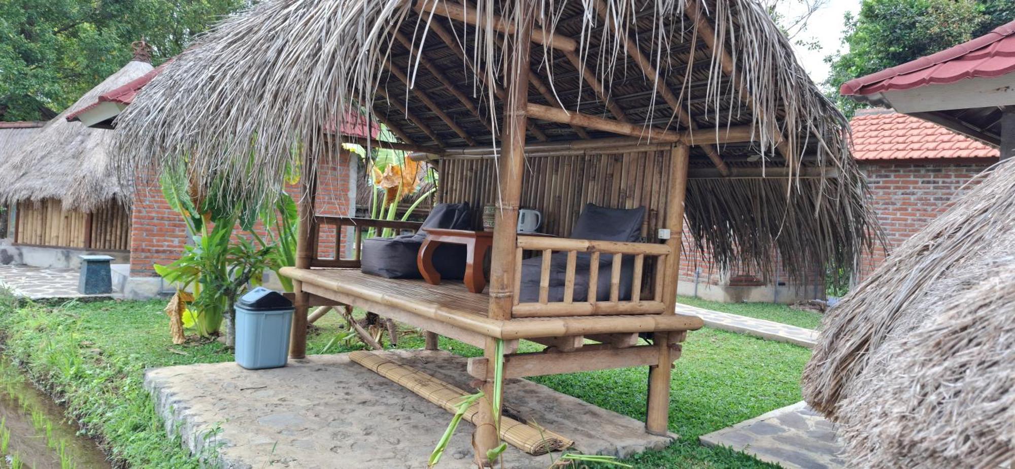 Uma Nirmala Aling-Aling Hotell Singaraja Exteriör bild