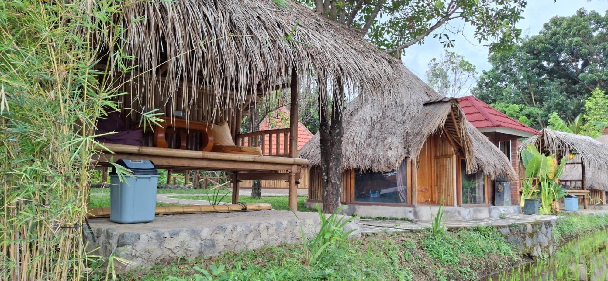 Uma Nirmala Aling-Aling Hotell Singaraja Exteriör bild